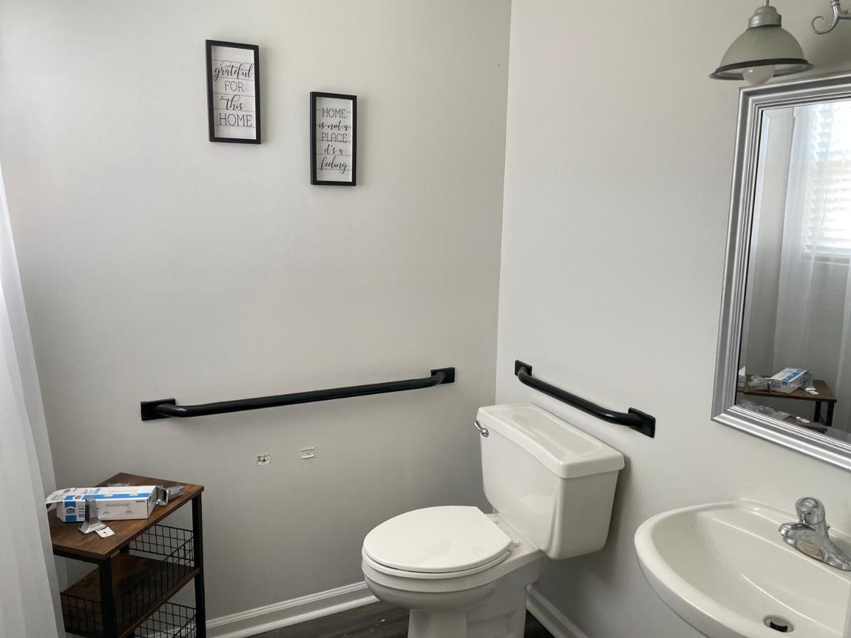Spacious 1King Bd/2Queen Bd/* 1 Mile From I-85 Lexington Exterior photo