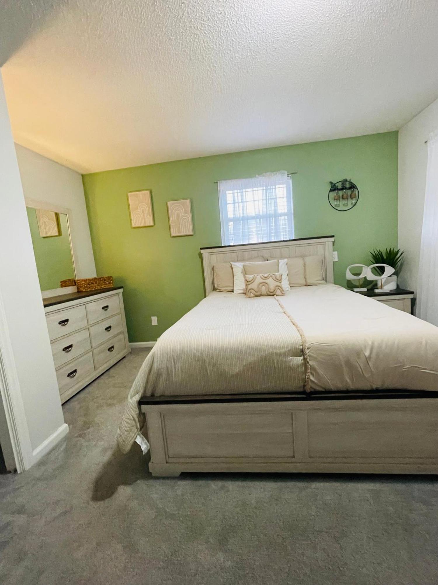 Spacious 1King Bd/2Queen Bd/* 1 Mile From I-85 Lexington Exterior photo